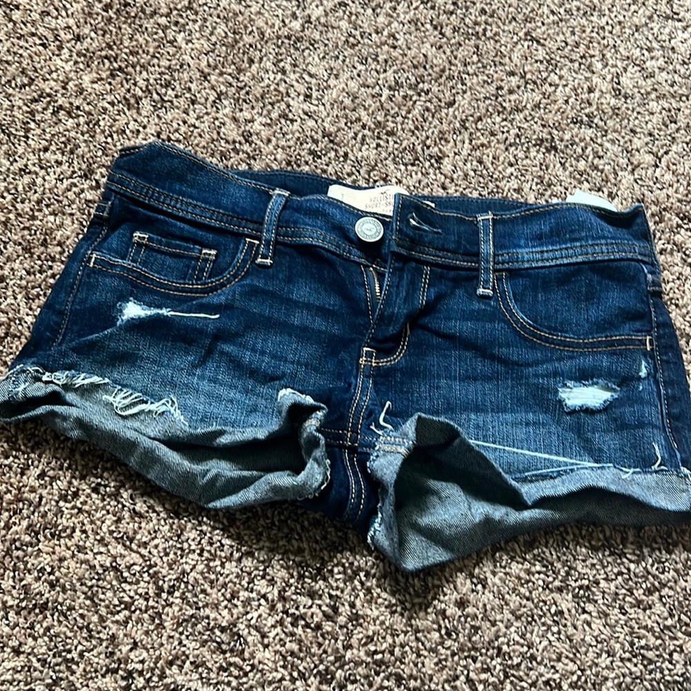 Hollister size 25